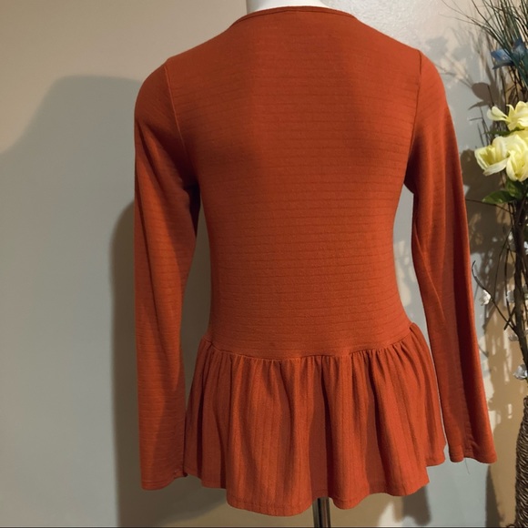 Live in the Moment Women’s Long Sleeve Burnt Orange Top Size XS - Picture 4 of 7